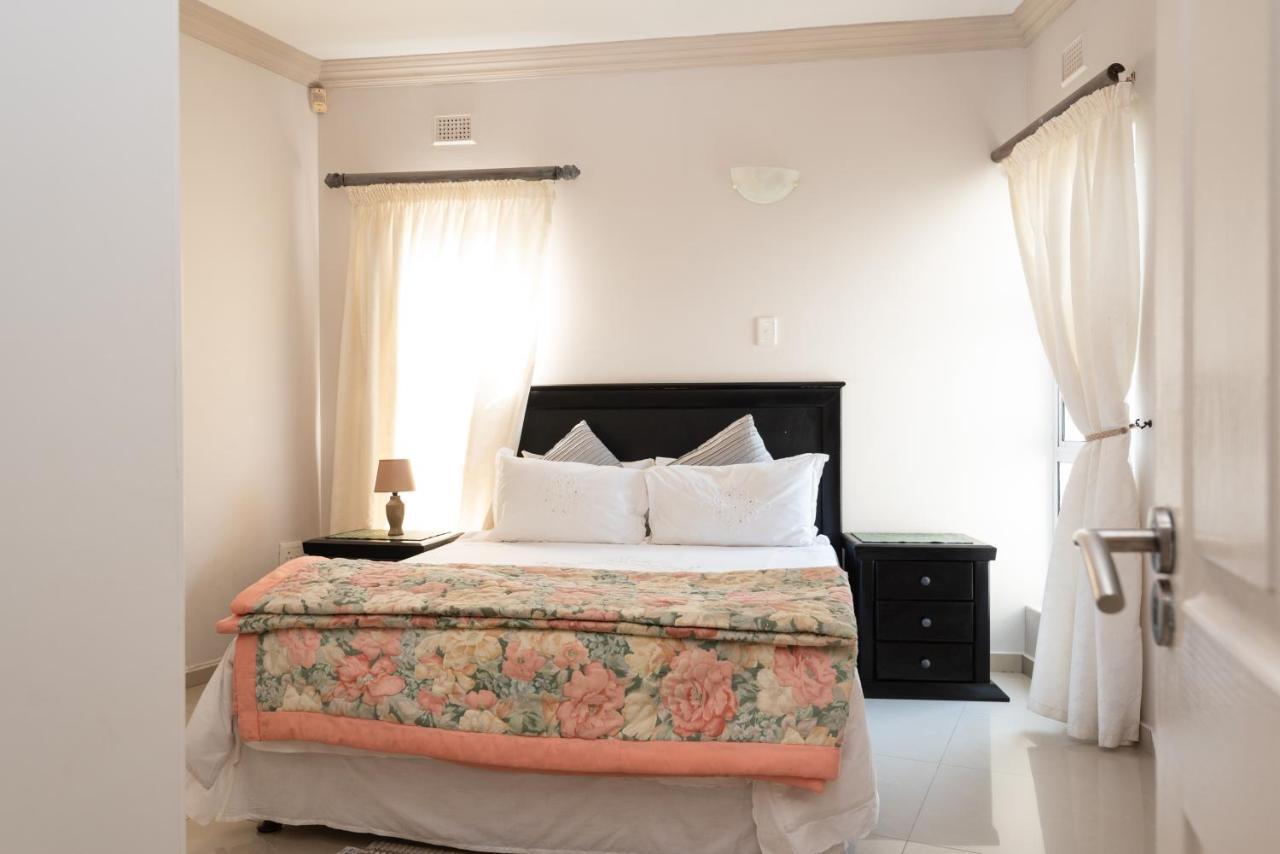 Le Rocella 4 - 2 Adults And 4 Children Only Apartment Ballito Exterior photo